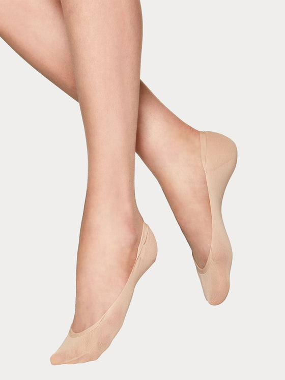 Vogue Hosiery conscious steps are invisible and very comfortable.